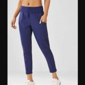 NWOT Fabletics Maj PureLuxe Pocket Pant M